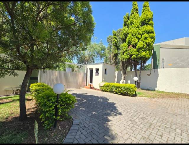 4 BEDROOM PROPERTY TO RENT IN WATERKLOOF RIDGE